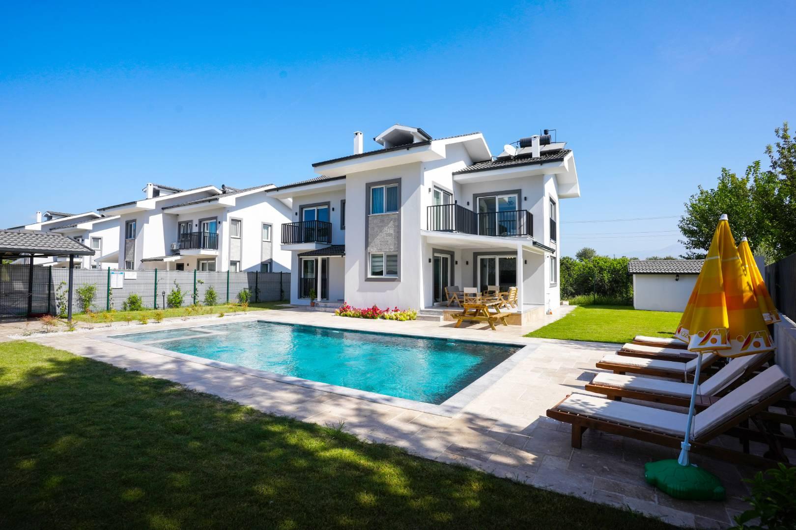 Muğla Ortaca'da Huzurlu Konumda, Özel Havuzlu, Modern Villa-42568