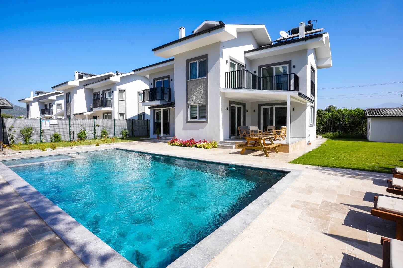 Muğla Ortaca'da Huzurlu Konumda, Özel Havuzlu, Modern Villa-42568