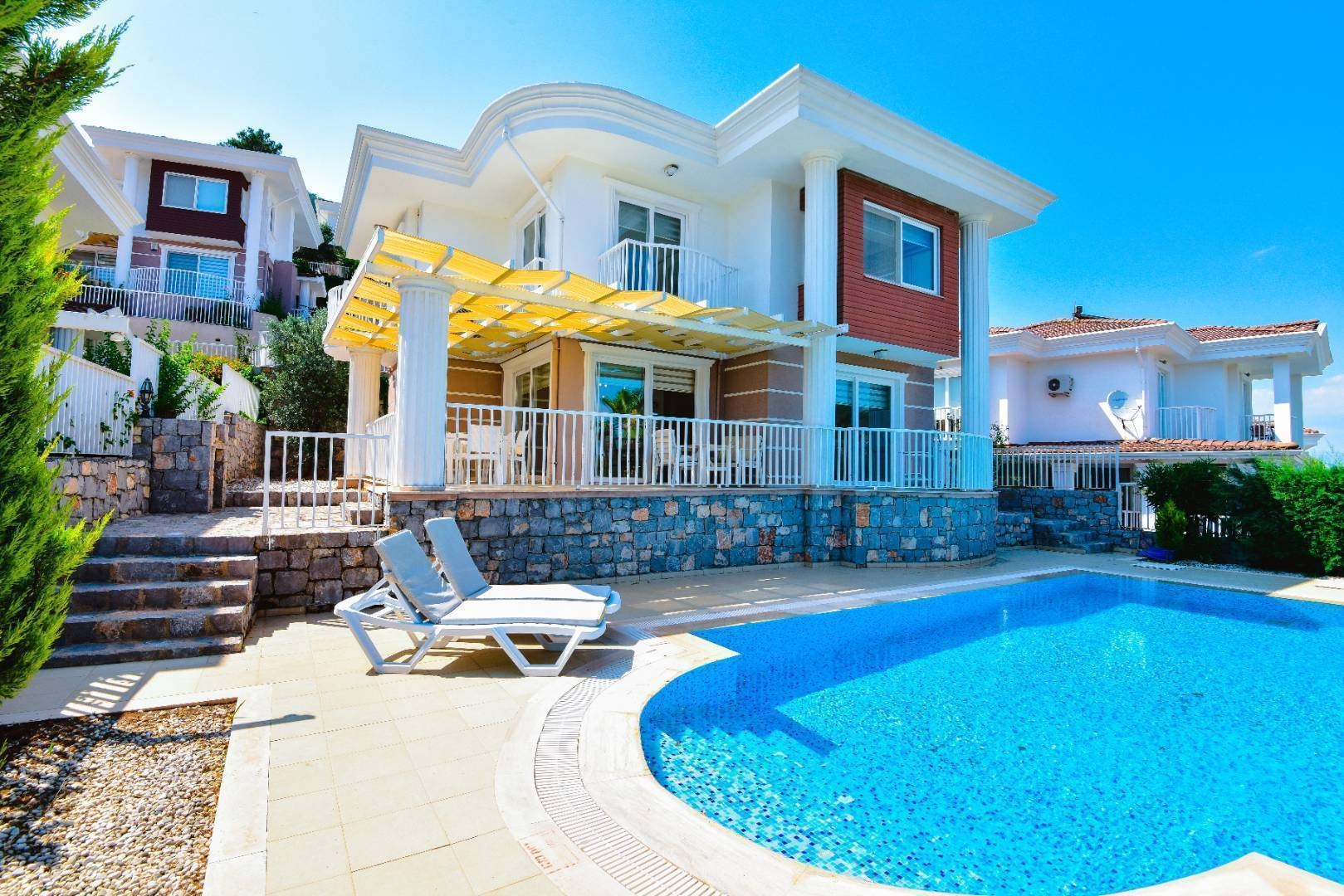 Muğla Ortaca'da Muhteşem Doğa İle İç İçe, Modern Tasarımlı, Şık Villa