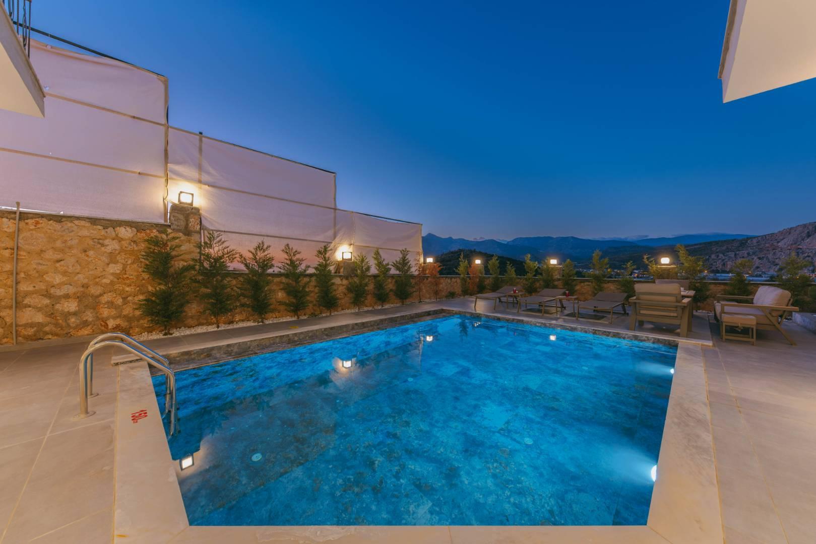 Muğla Seydikemer'de Doğa Manzaralı, Özel Havuzlu, Şık Villa-43117