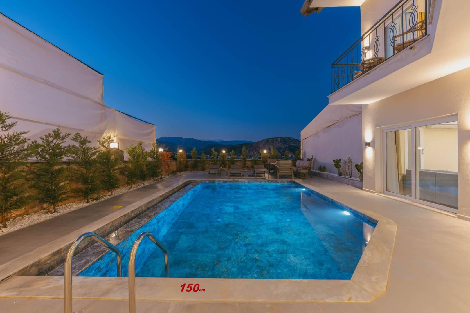 Muğla Seydikemer'de Doğa Manzaralı, Özel Havuzlu, Şık Villa-43117