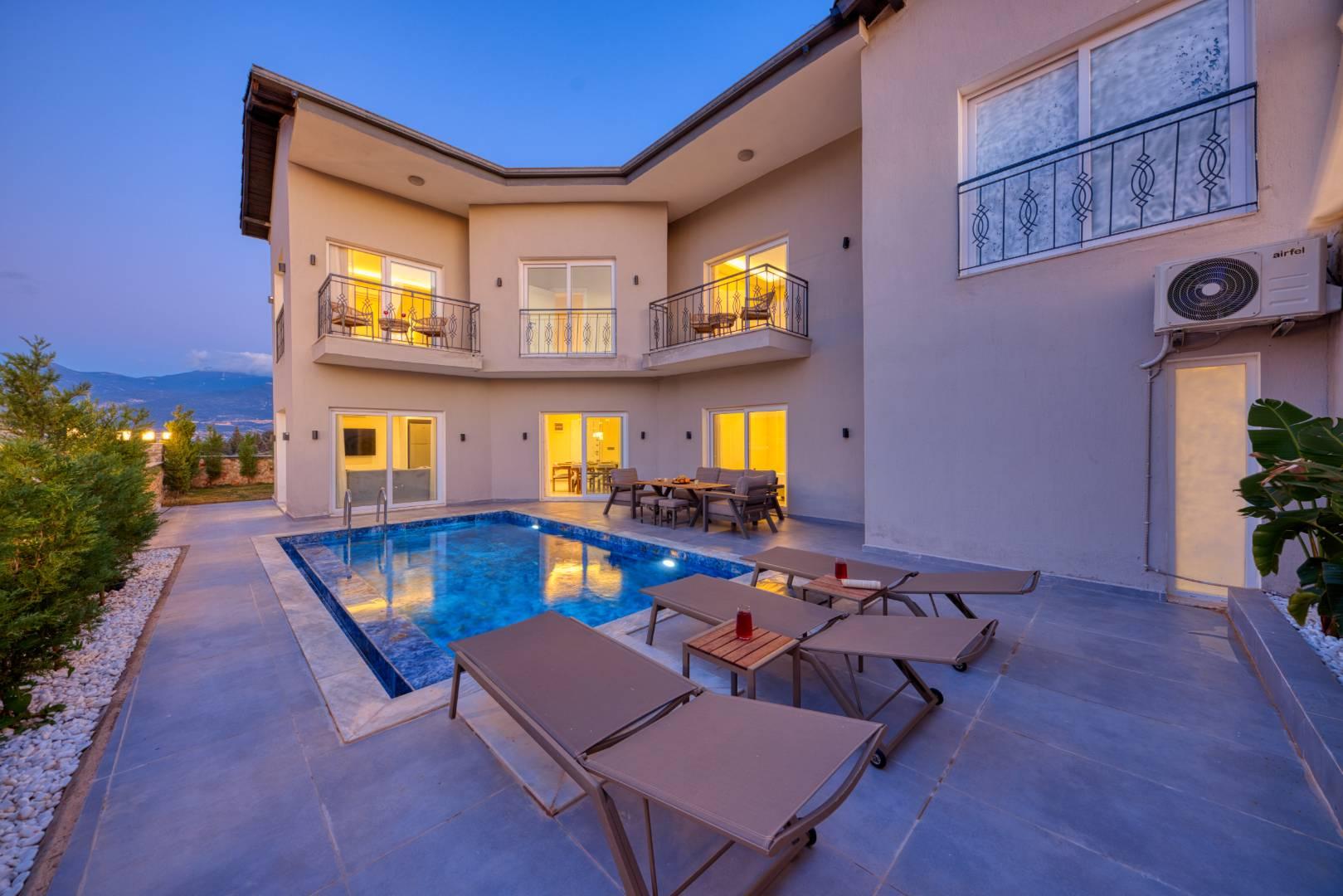 Muğla Seydikemer'de Enfes Doğada, Özel Havuzlu, 3+1 Villa-43116