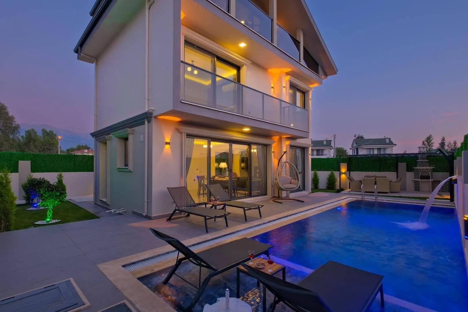 Muğla Seydikemer'de Geniş Ailelere Uygun, Özel Havuzlu, Şık Villa-41568