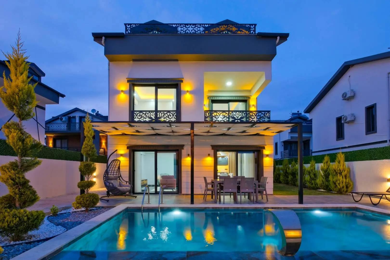 Muğla Seydikemer'de Geniş Ailelere Uygun, Özel Havuzlu, Şık Villa-42409