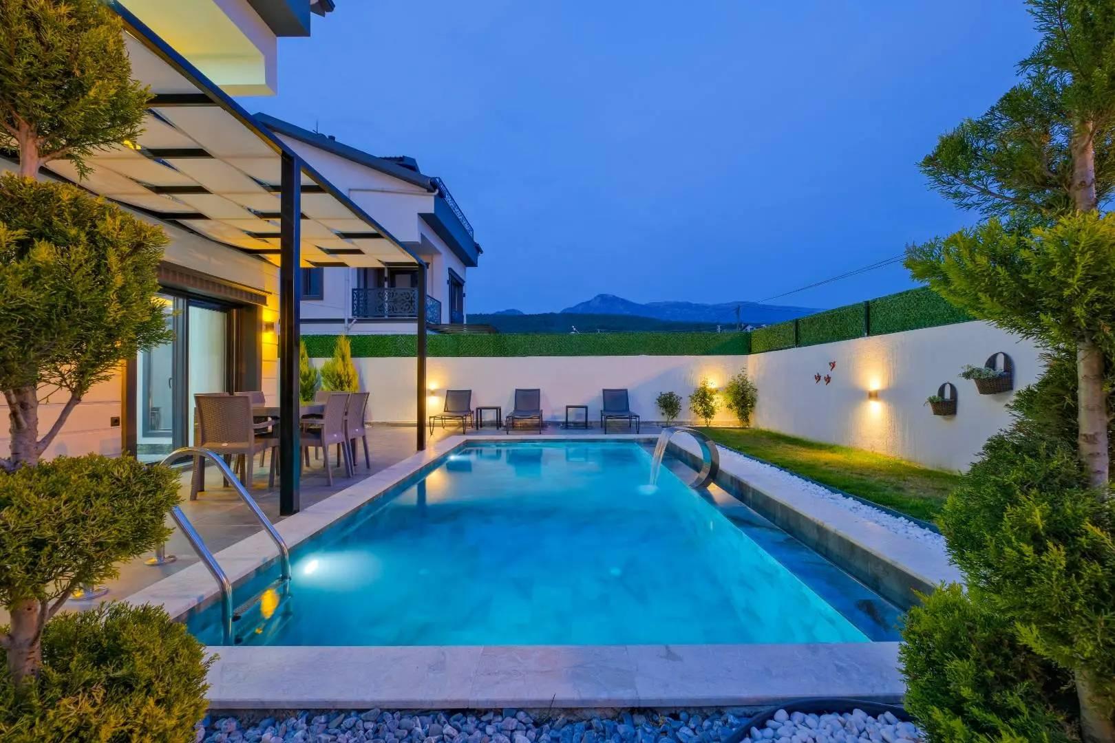 Muğla Seydikemer'de Geniş Ailelere Uygun, Özel Havuzlu, Şık Villa-42409