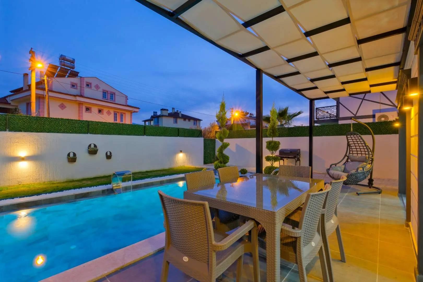 Muğla Seydikemer'de Geniş Ailelere Uygun, Özel Havuzlu, Şık Villa-42409