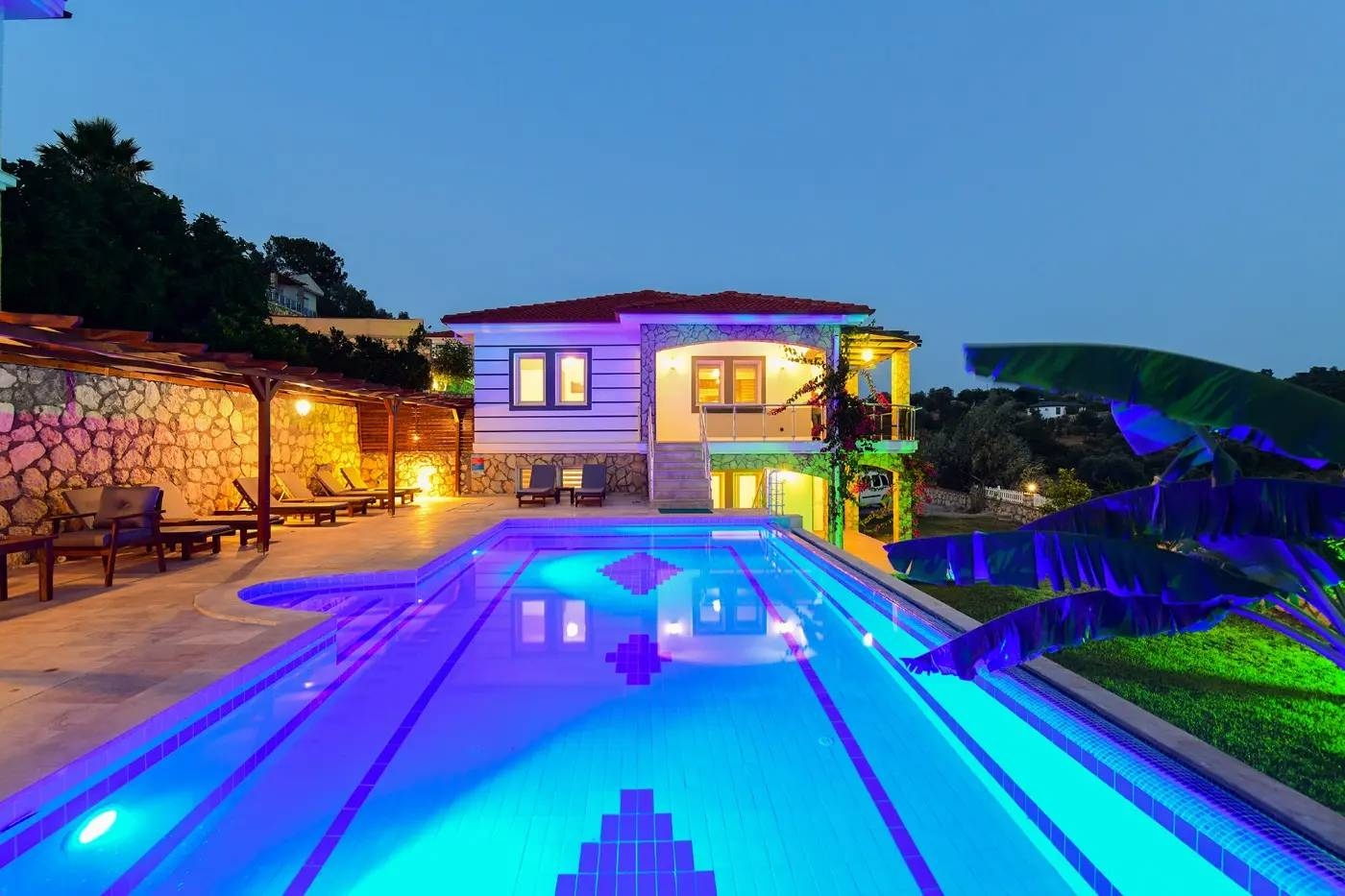 Muğla Seydikemer'de Modern Tasarımlı, Özel Havuzlu, Şık Villa