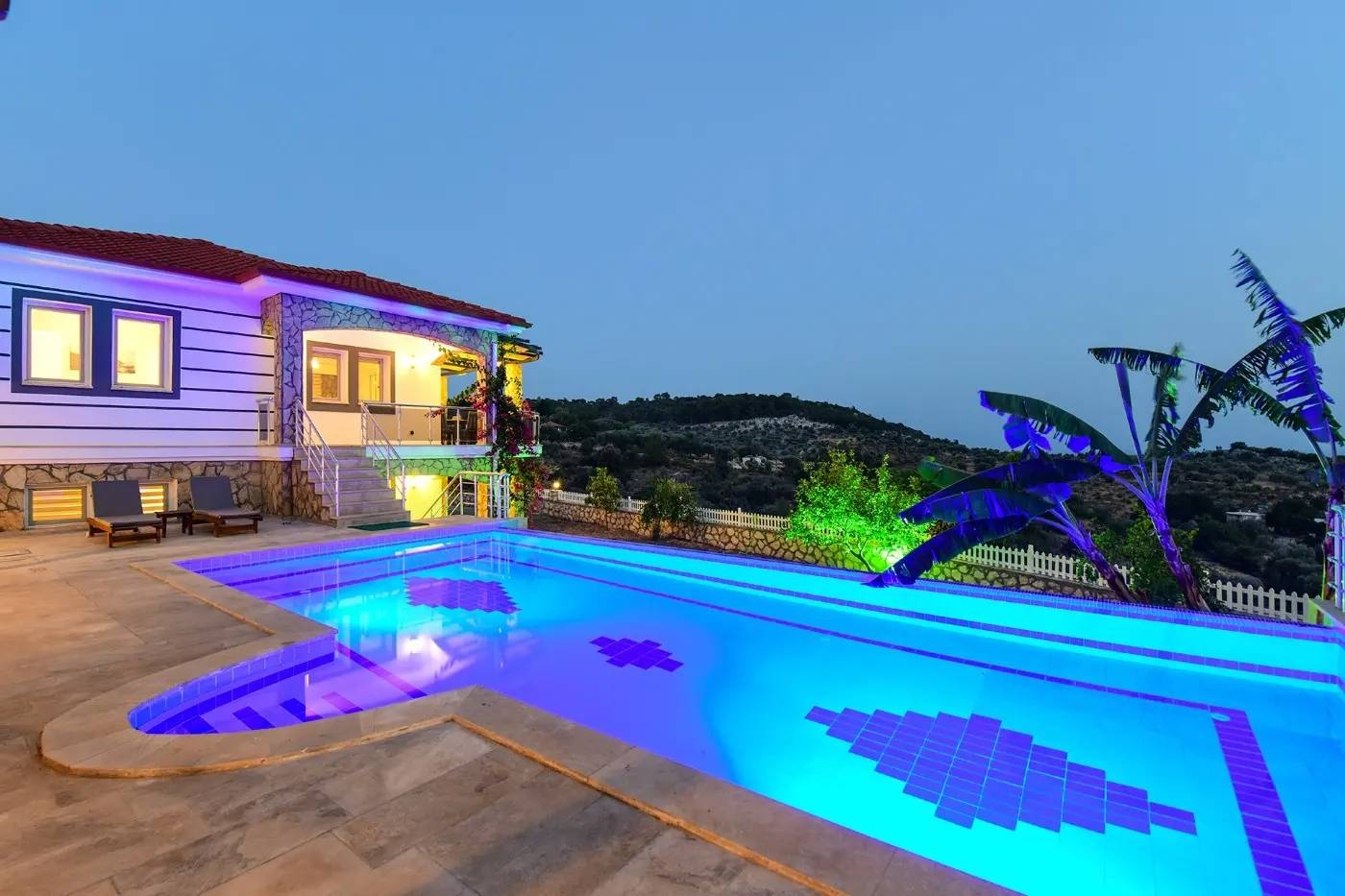 Muğla Seydikemer'de Modern Tasarımlı, Özel Havuzlu, Şık Villa