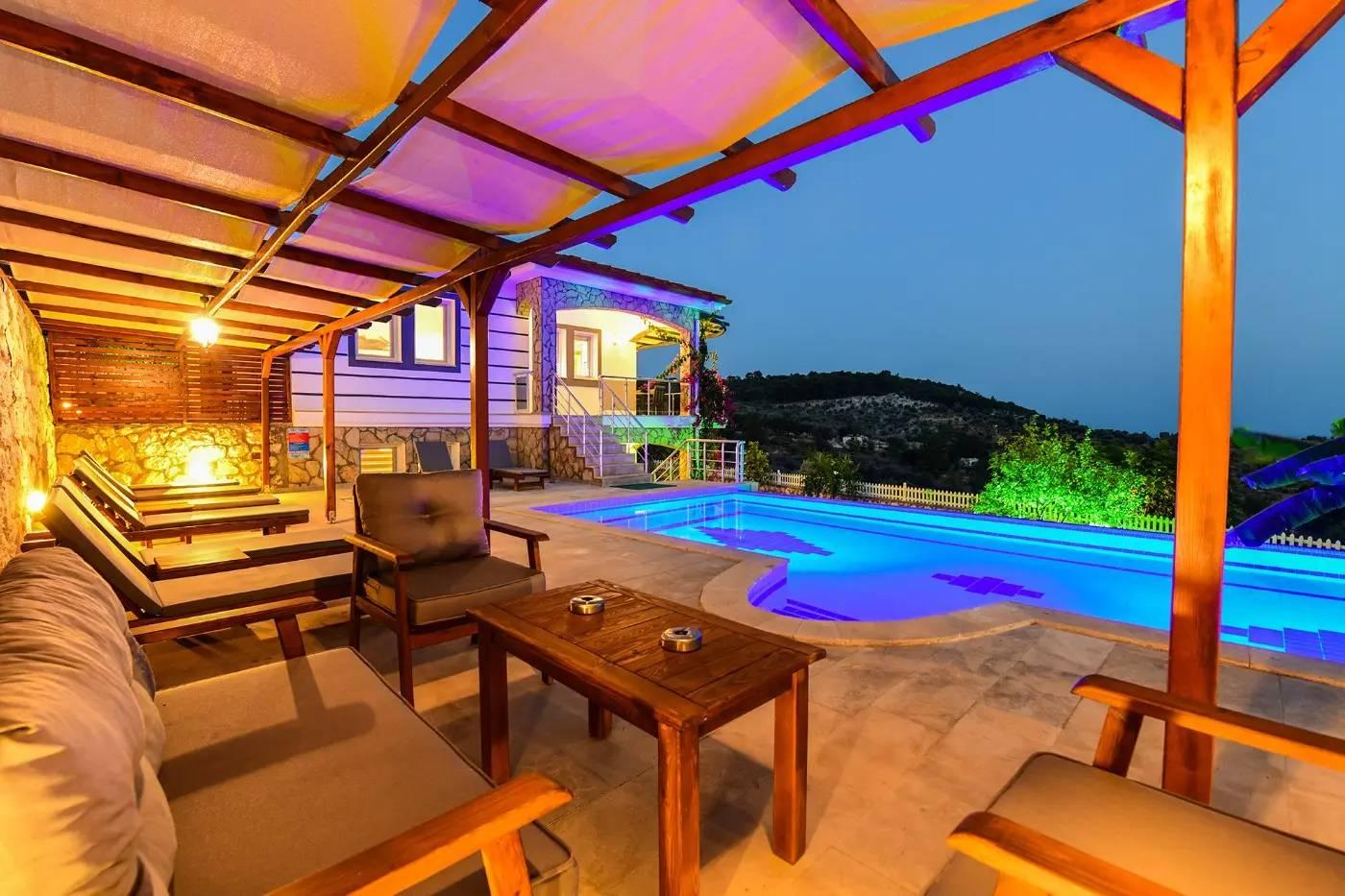 Muğla Seydikemer'de Modern Tasarımlı, Özel Havuzlu, Şık Villa-43139