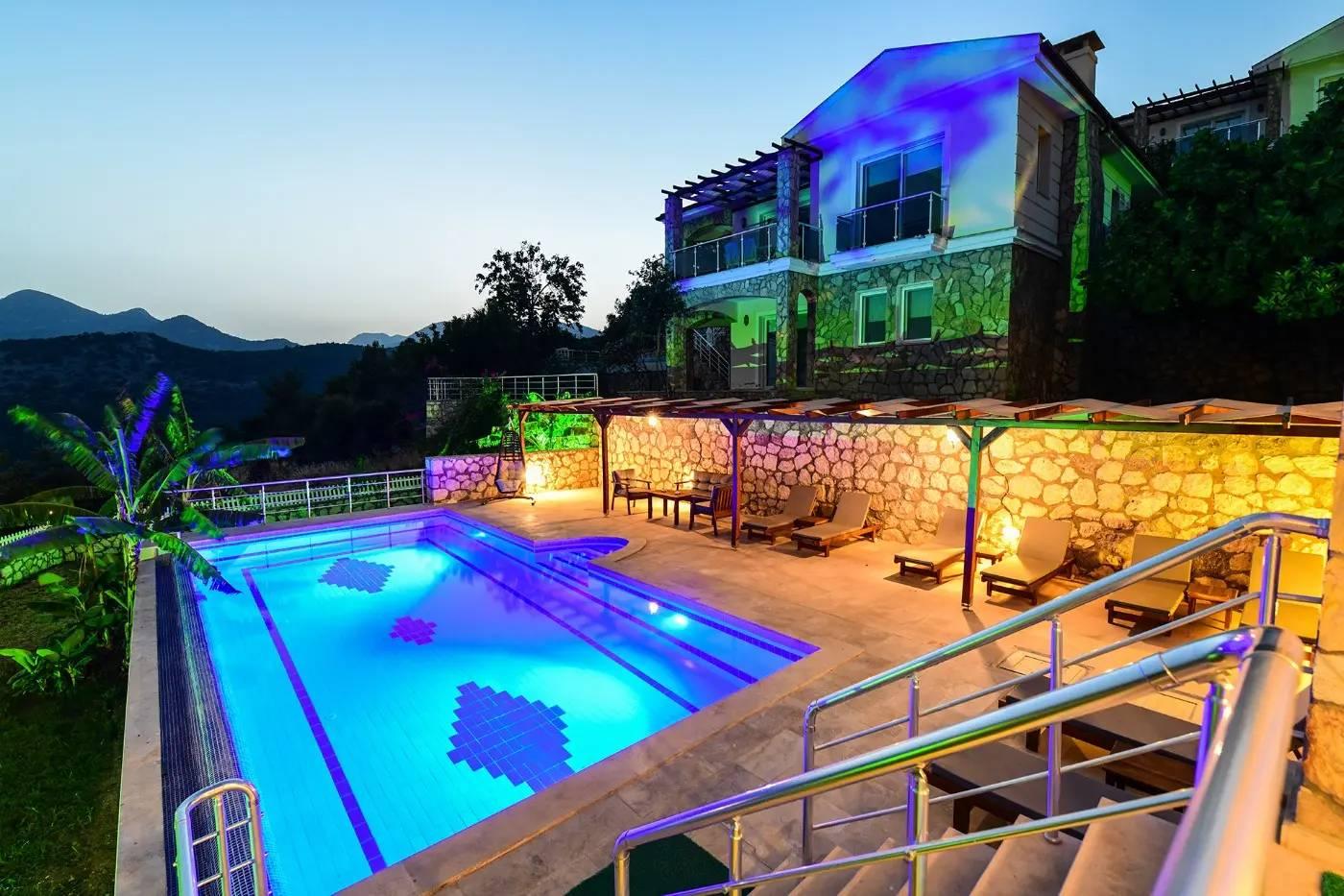 Muğla Seydikemer'de Modern Tasarımlı, Özel Havuzlu, Şık Villa-43139