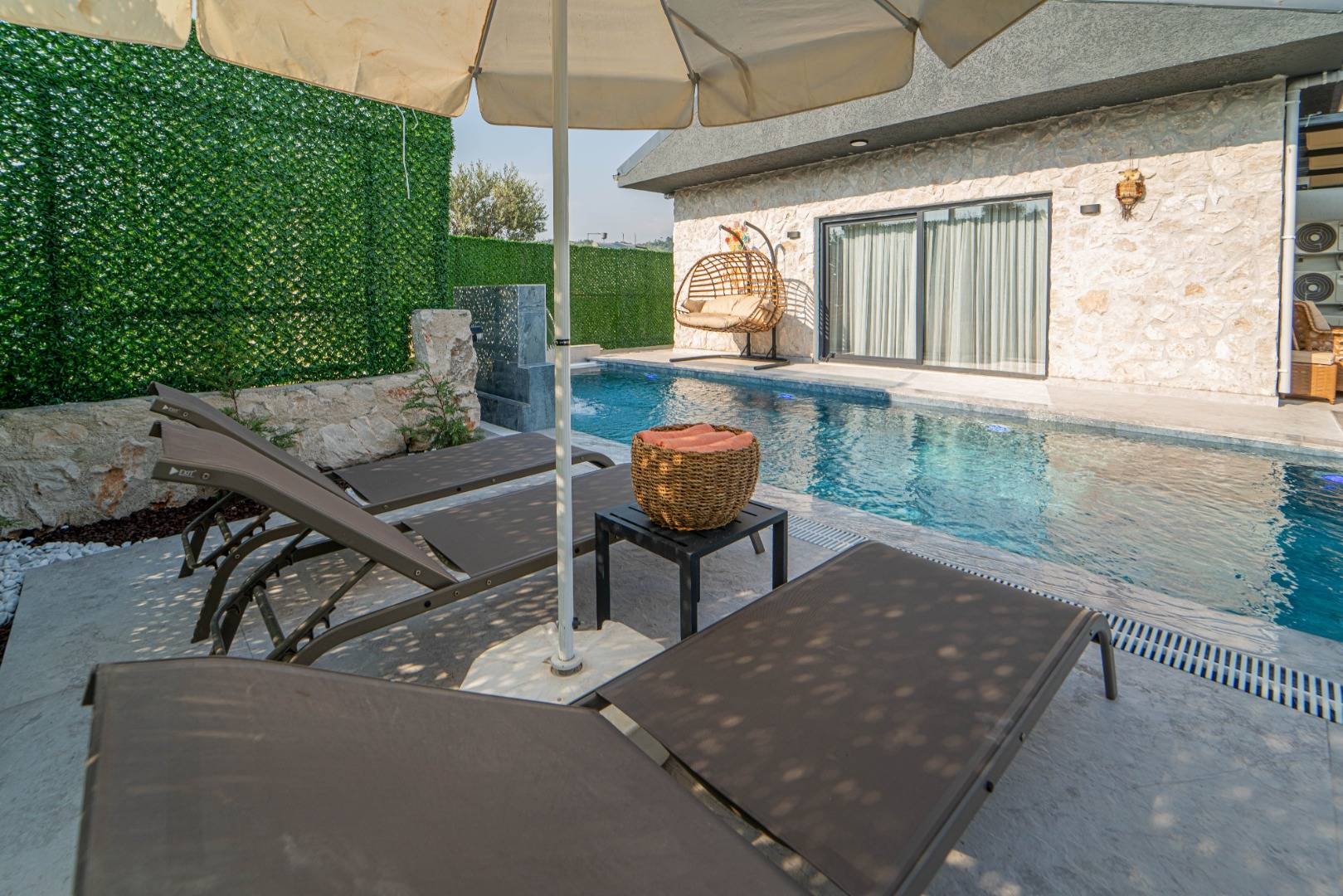 Muğla Seydikemer'de Gözlerden Uzak Konumda, Özel Havuzlu, 2+1 Villa