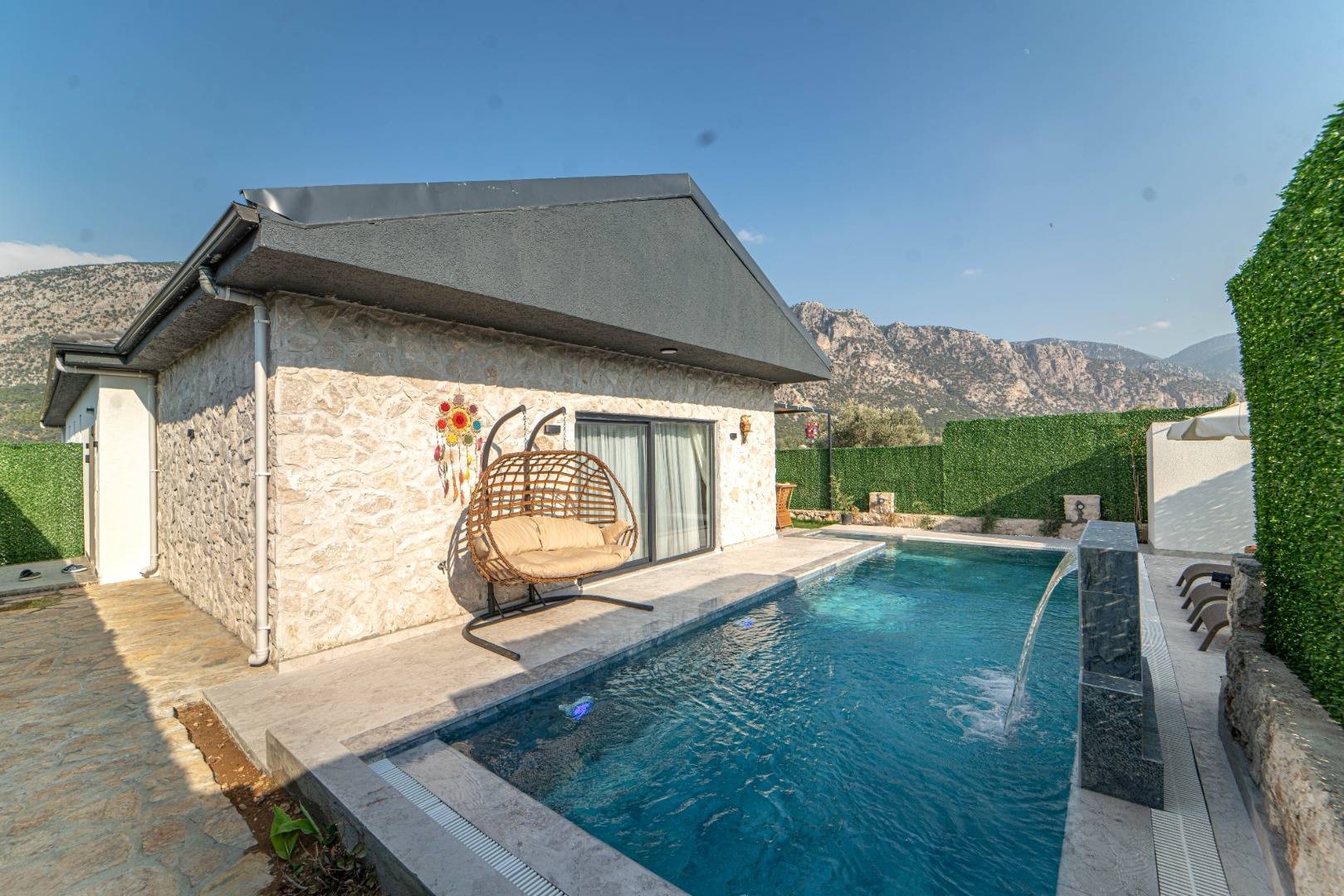 Muğla Seydikemer'de Gözlerden Uzak Konumda, Özel Havuzlu, 2+1 Villa