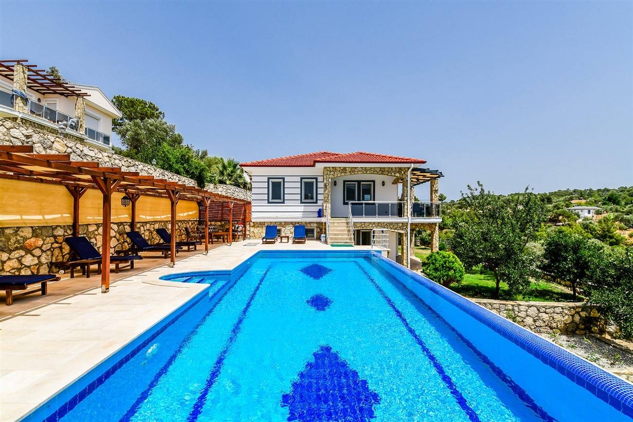Muğla Seydikemer'de Gözlerden Uzak, Özel Havuzlu, Modern Villa