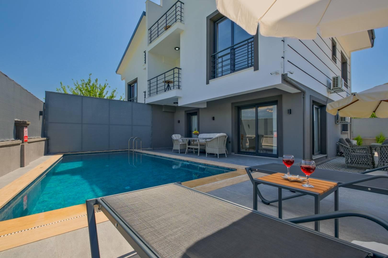 Muğla Seydikemer'de Kalabalık Ailelere Uygun, Özel Havuzlu, İkiz Villa-41404