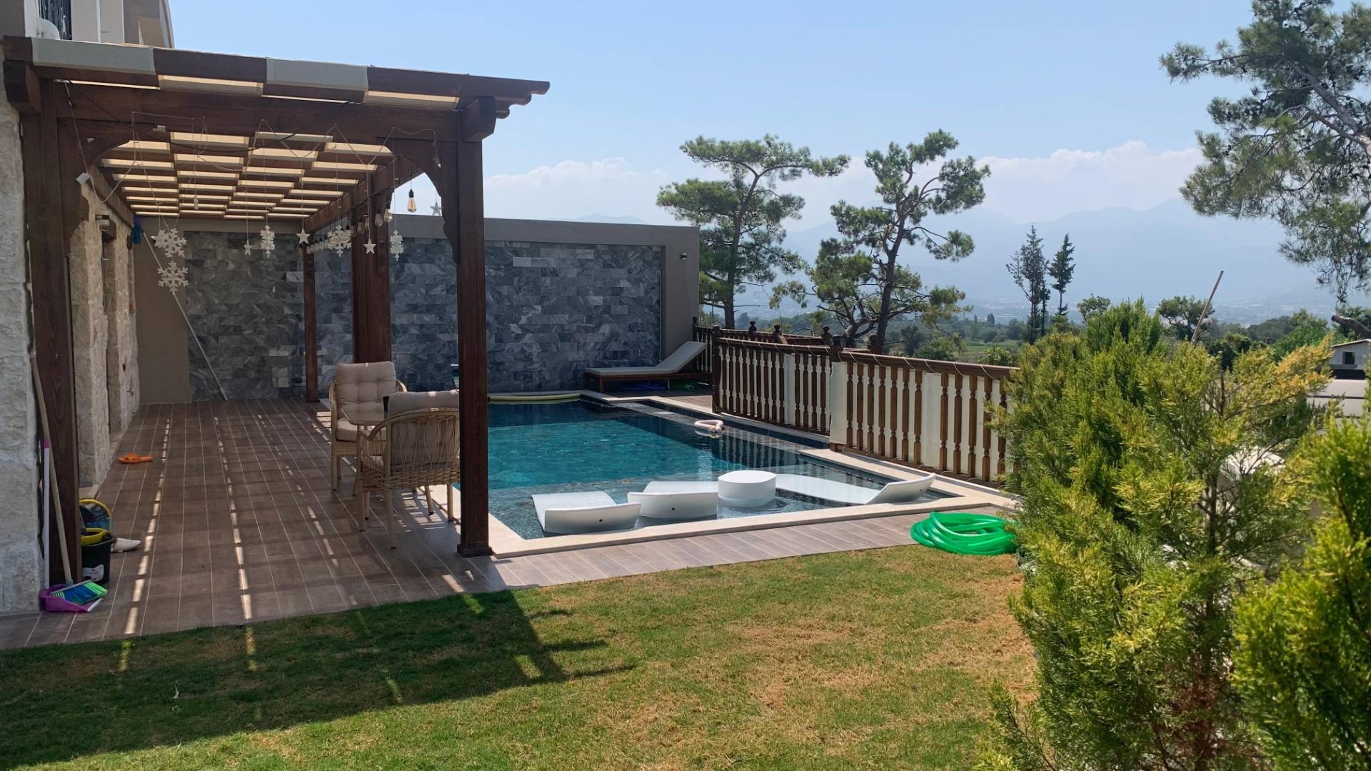 Muğla Seydikemer'de Modern Tasarımlı, Özel Havuzlu Lüks Villa