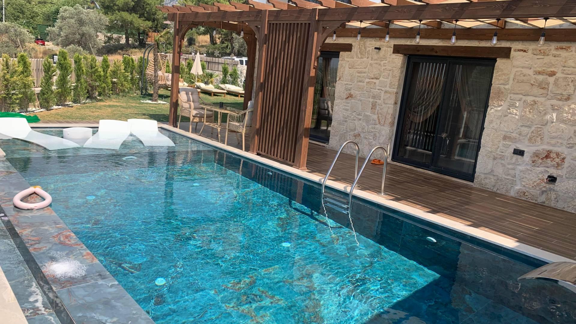 Muğla Seydikemer'de Modern Tasarımlı, Özel Havuzlu Lüks Villa-43425