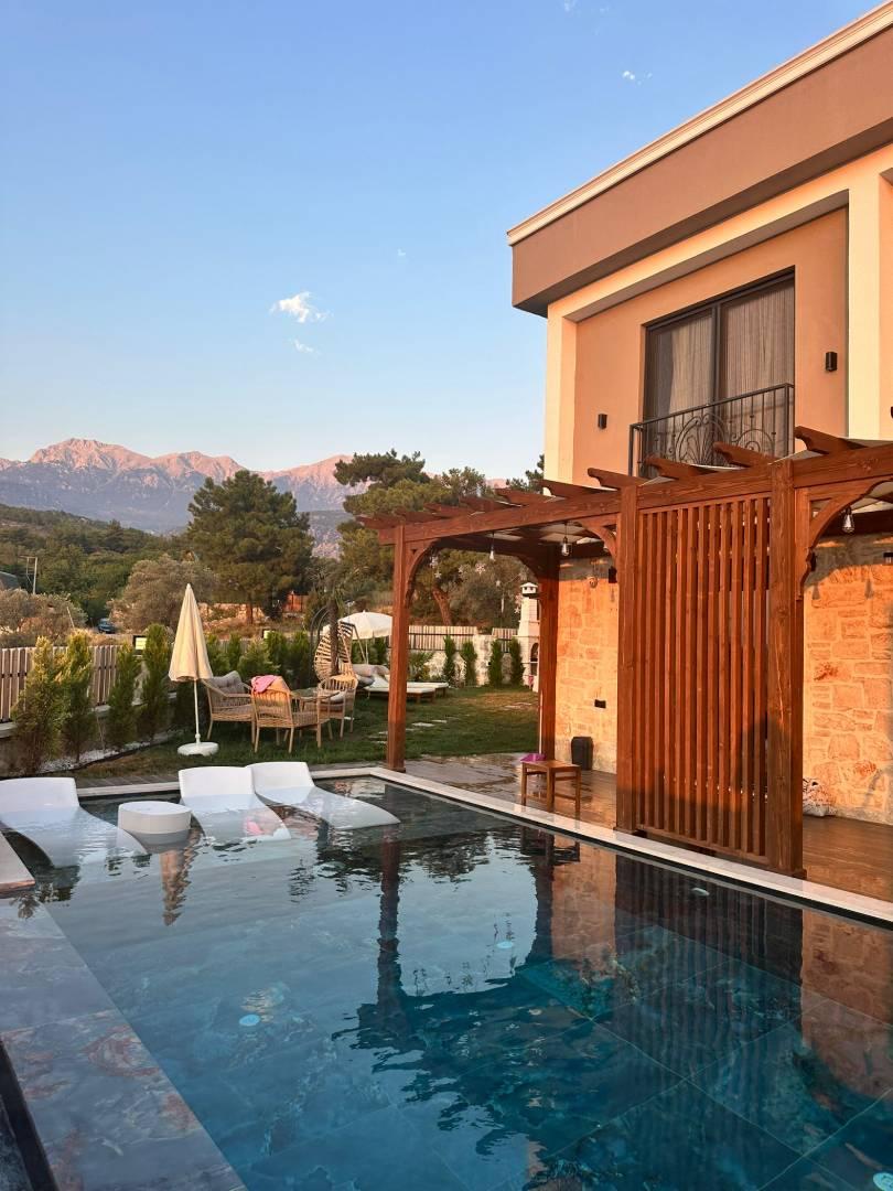 Muğla Seydikemer'de Modern Tasarımlı, Özel Havuzlu Lüks Villa-43425