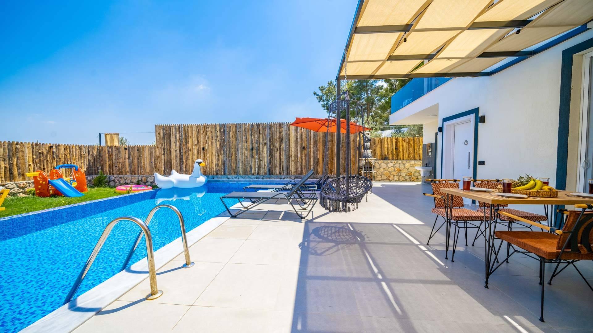 Muğla Seydikemer'de Yeşillikler İçerisinde, Özel Havuzlu, Modern Villa-42059
