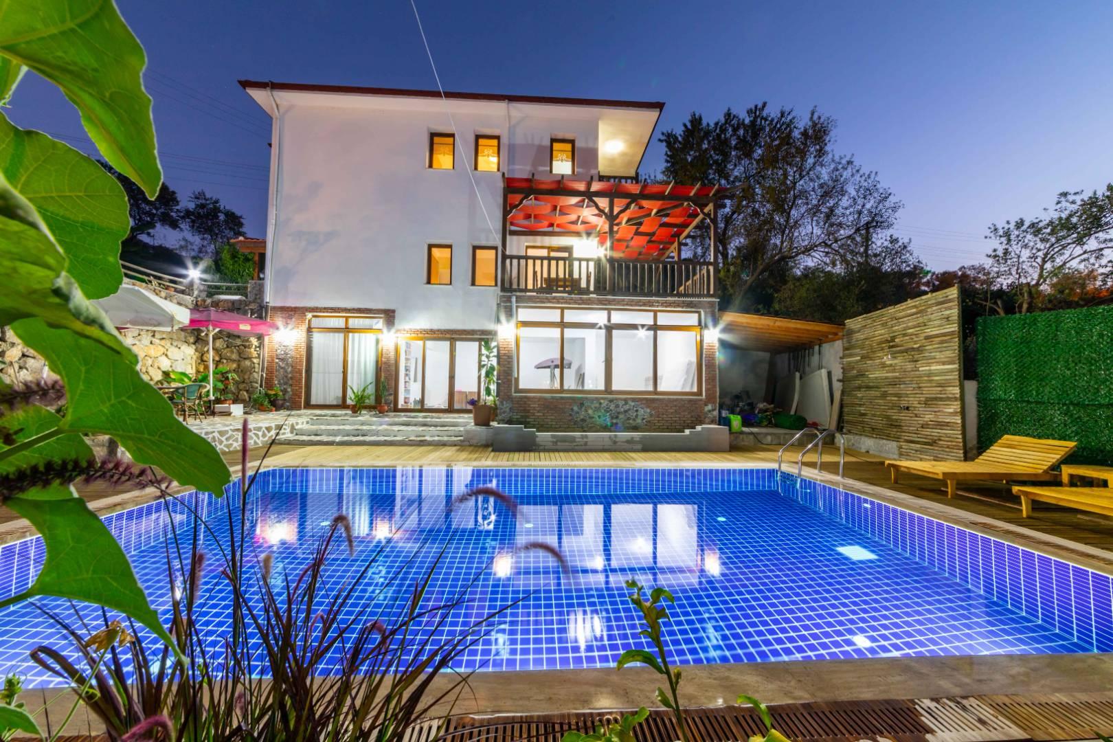Muğla Ula'da Geniş Ailelere Uygun, Özel Havuzlu, Konforlu Villa-43767
