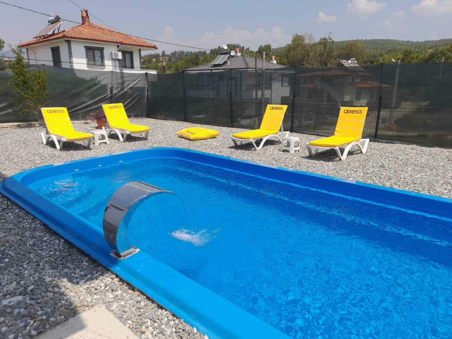 Muğla Ula'da Sakin Konumda, Huzurlu, Geniş Bahçeli Tatil Evi