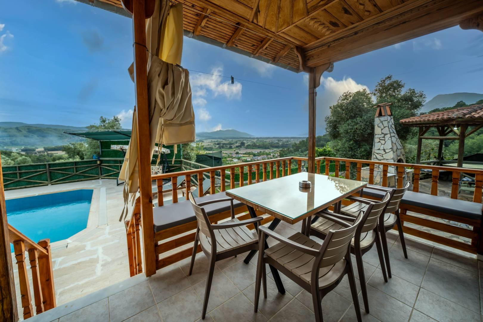 Muğla Ula'da Yeşillikler İçinde, Yetişkin ve Çocuk Havuzlu, Taş Villa-43773