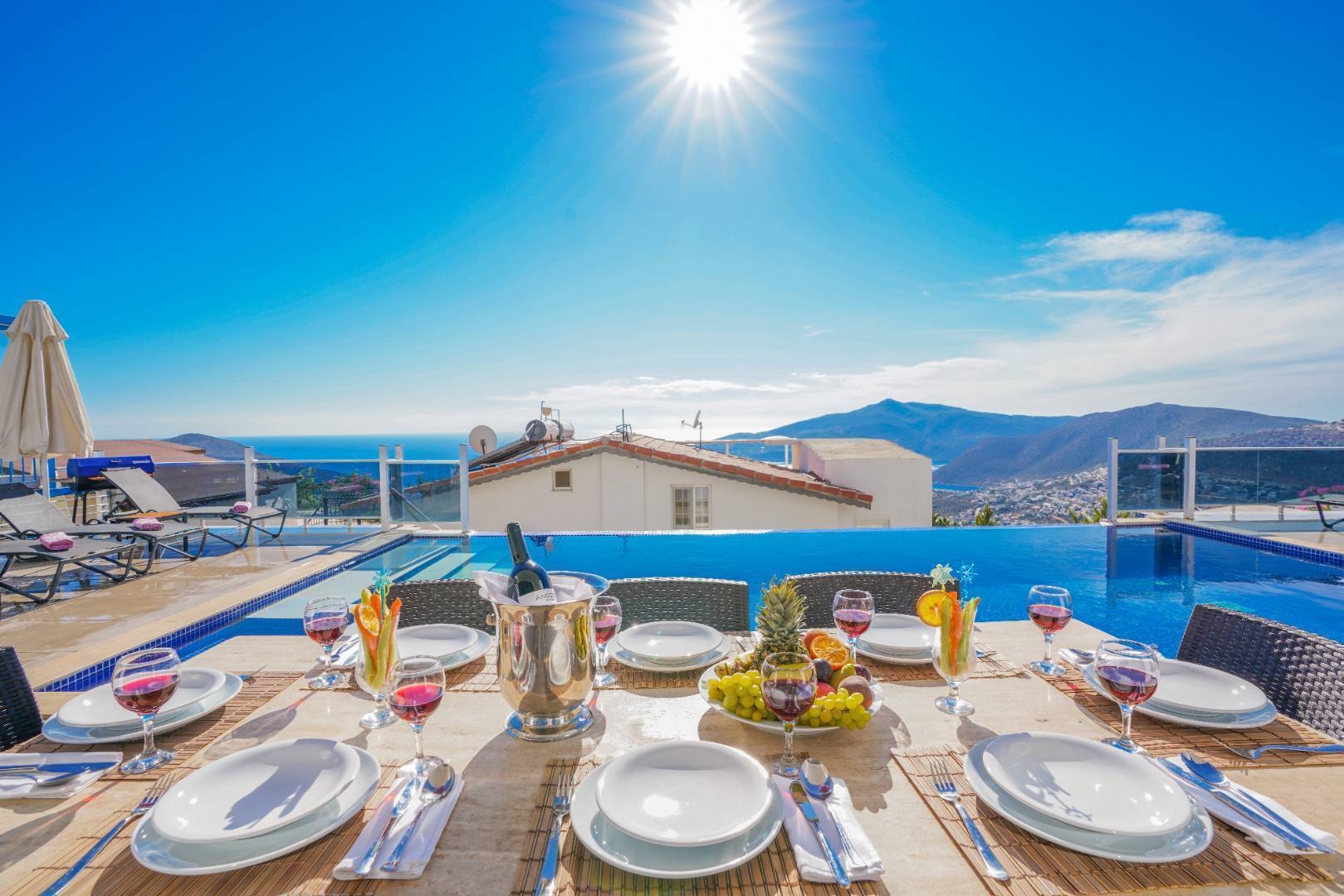 Kalkan Kördere'de Muhteşem Deniz Manzaralı, Özel Havuzlu, Lüks Villa