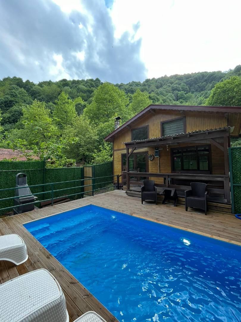 Sapanca Memnuniye'de Sessiz Konumda, Özel Havuzlu, 4 Kişilik Bungalov-40727