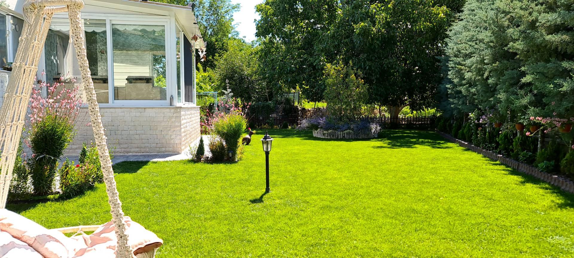 Nevşehir Merkez'de Yemyeşil Bahçeli, Modern Tasarımlı, Kır Evi-37993