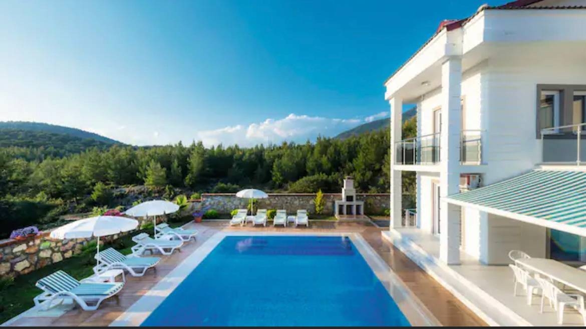 Fethiye Ölüdeniz'de Kalabalık Ailelere Uygun, Özel Havuzlu, Şık Villa