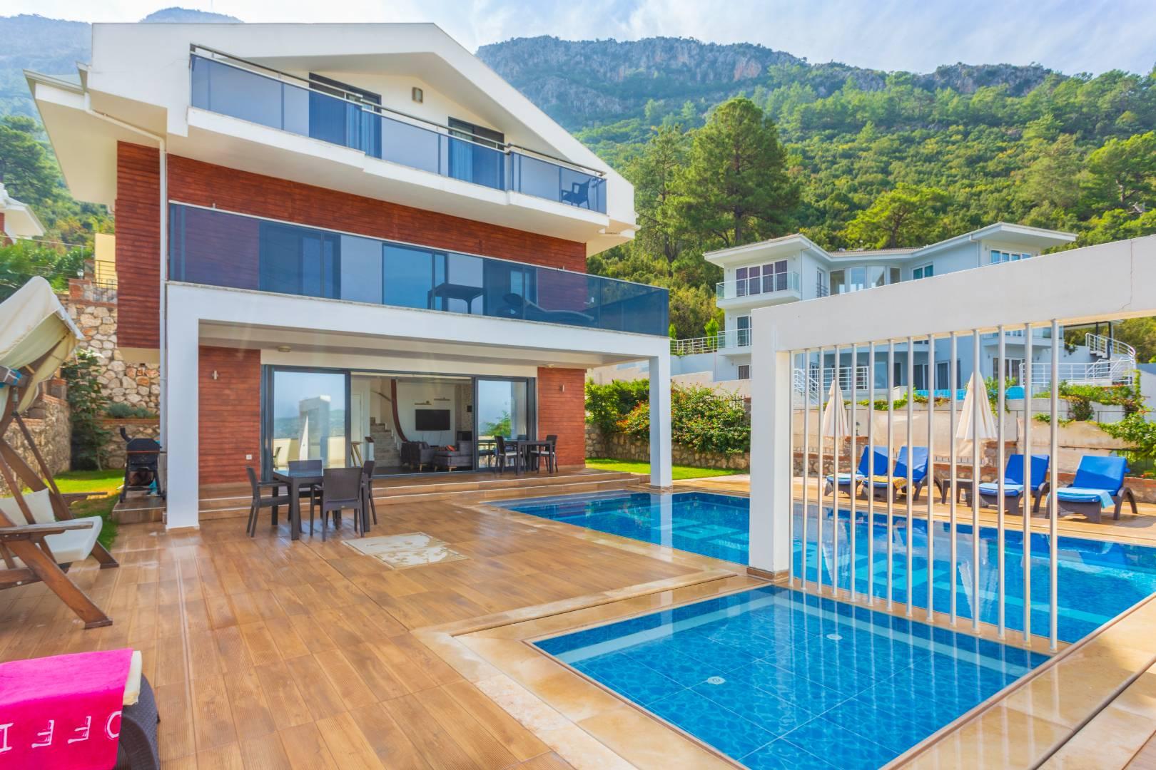 Fethiye Ölüdeniz'de Yeşillikler İçerisinde, Özel Havuzlu, Ferah Villa-41503
