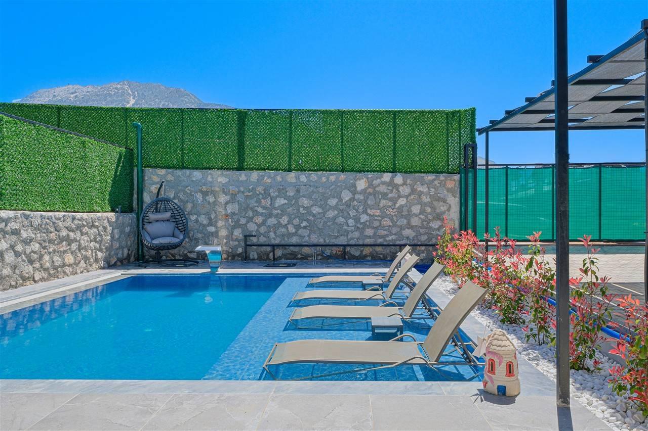 Fethiye Ölüdeniz'de Merkeze Yakın, Özel Havuzlu, 2+1 Şık Villa-43965