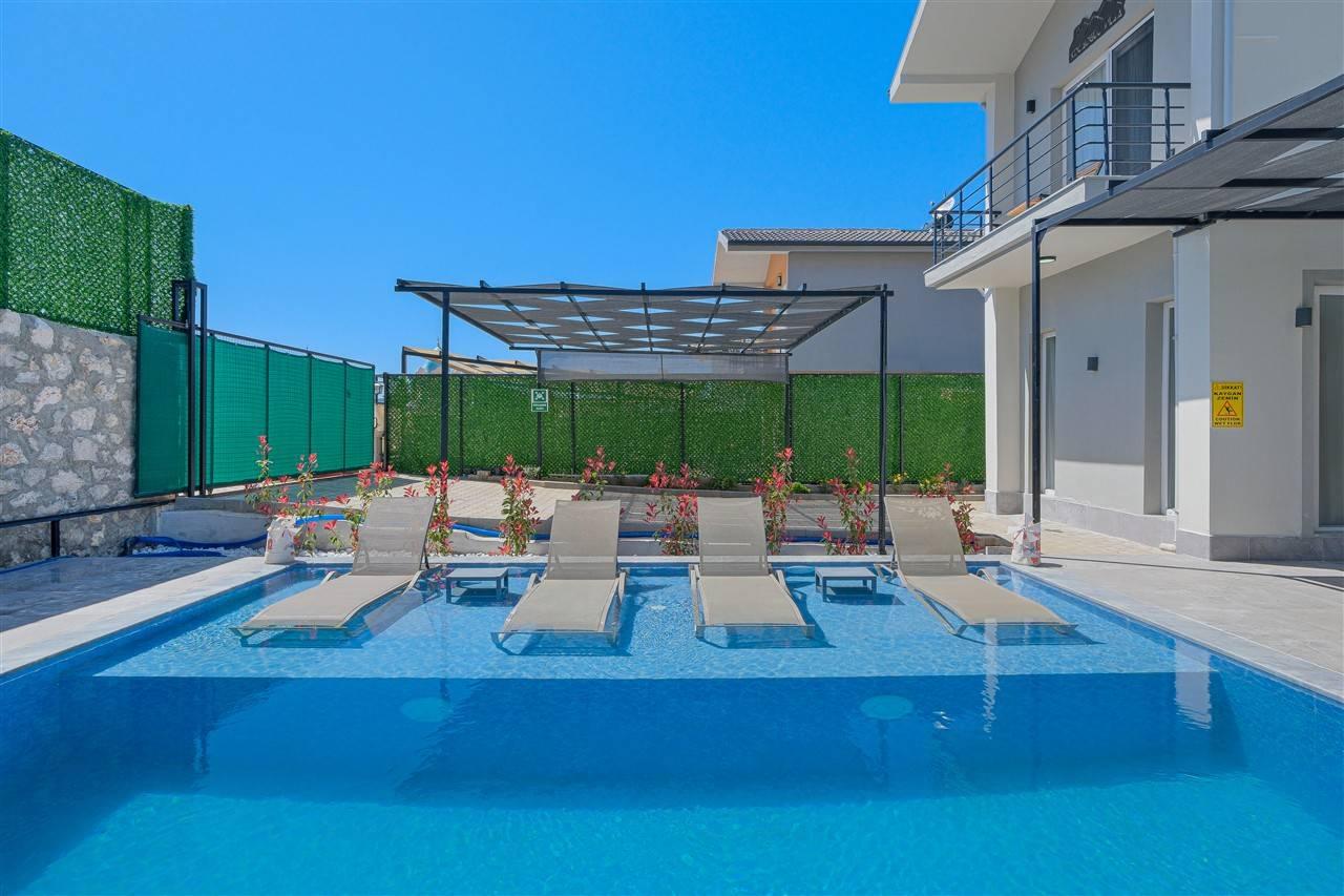 Fethiye Ölüdeniz'de Merkeze Yakın, Özel Havuzlu, 2+1 Şık Villa-43965