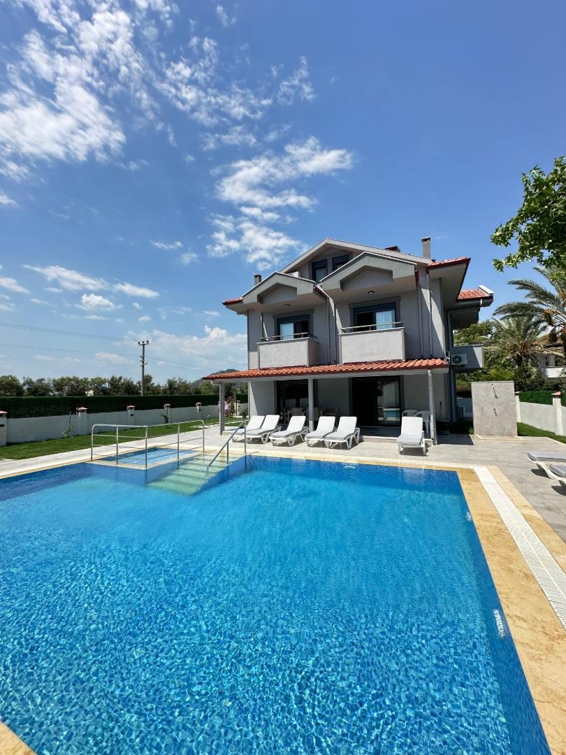 Ortaca Dalyan'da Geniş Ailelere Uygun, Özel Havuzlu, 12 Kişilik Villa