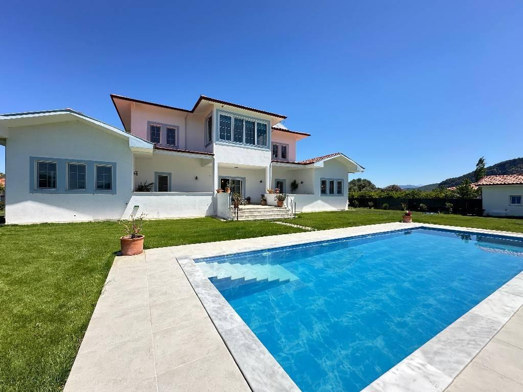 Ortaca Dalyan'da Geniş Bahçe İçerisinde, Özel Havuzlu, 4+1 Villa-36380