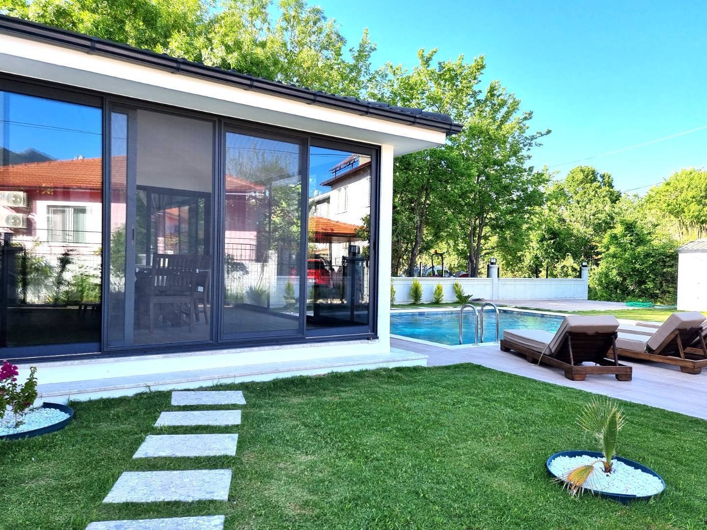 Ortaca Dalyan'da Kalabalık Ailelere Uygun, Özel Havuzlu, Modern Villa