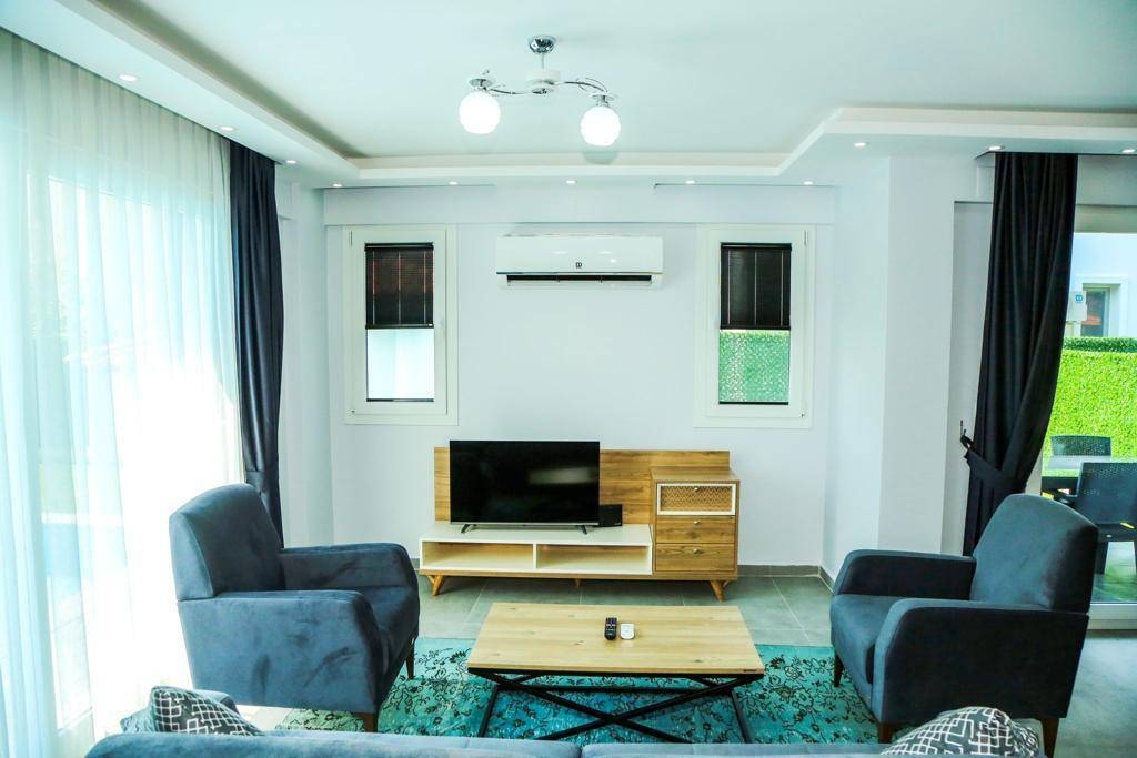 Ortaca Dalyan'da Merkeze Yakın Konumda, Özel Havuzlu, Şık Villa