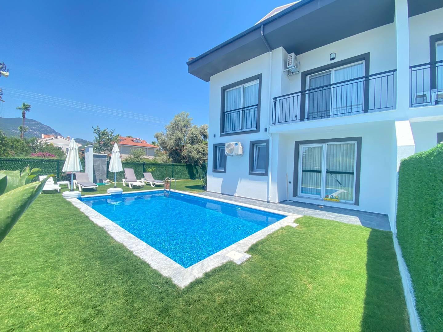 Ortaca Dalyan'da Merkeze Yakın Konumda, Özel Havuzlu, Şık Villa-35104