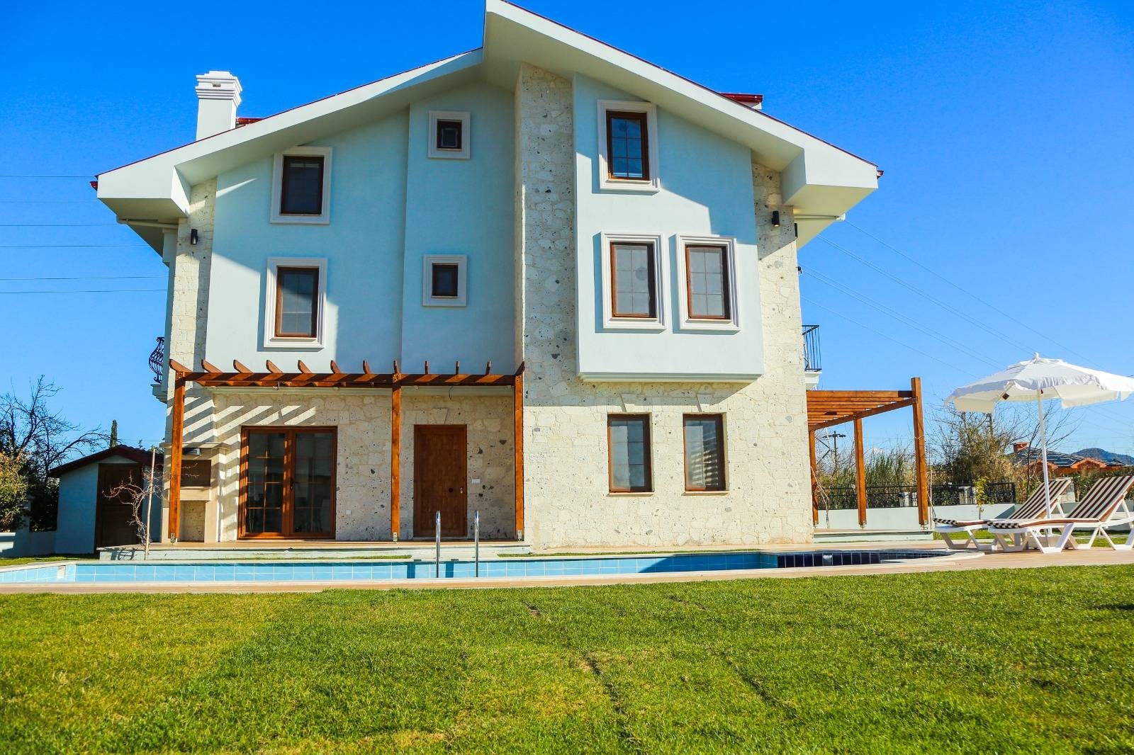Ortaca Dalyan'da Sakin Konumda, Özel Havuzlu, Modern Villa