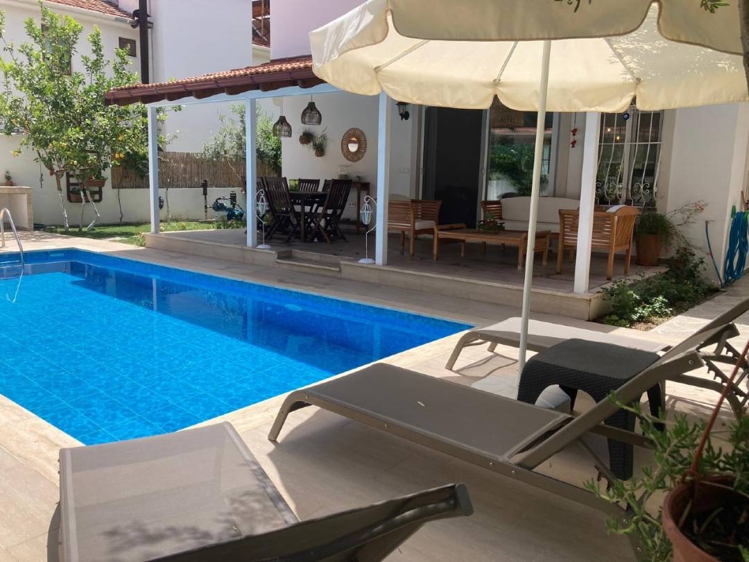 Ortaca Dalyan'da Yemyeşil Bahçeli, Özel Havuzlu, Konforlu Villa