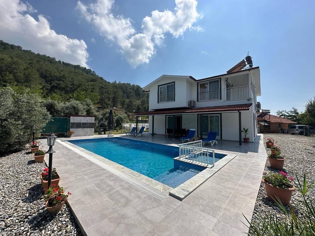Ortaca Gökbel'de Geniş Alanlara Sahip, Özel Havuzlu, 5+1 Villa-42168