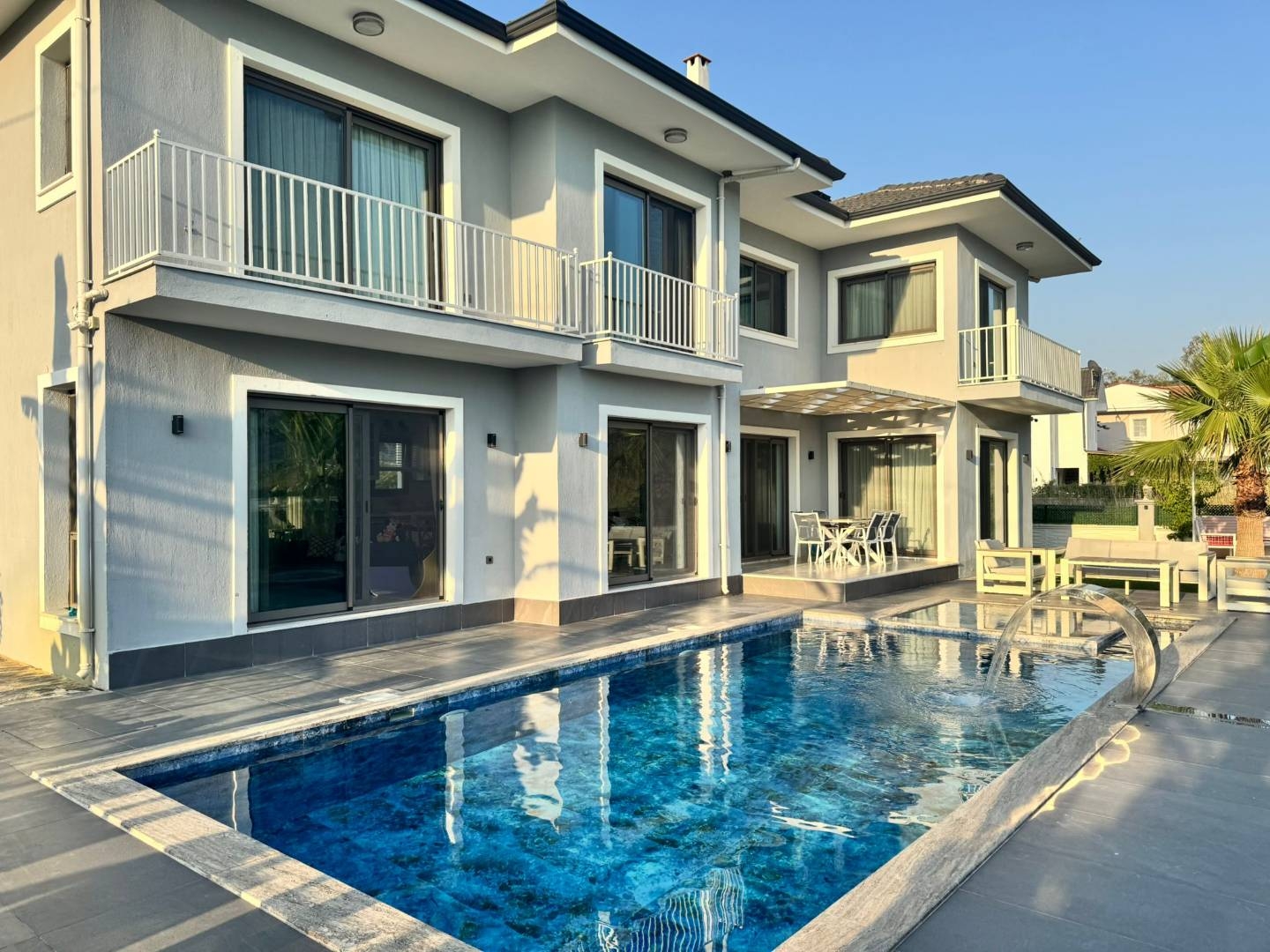 Ortaca Güzelyurt'da Huzurlu Konumda, Özel Havuzlu, Lüks Villa