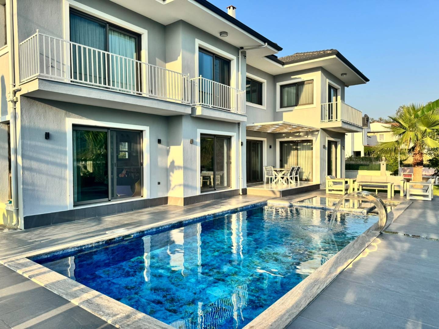 Ortaca Güzelyurt'da Huzurlu Konumda, Özel Havuzlu, Lüks Villa