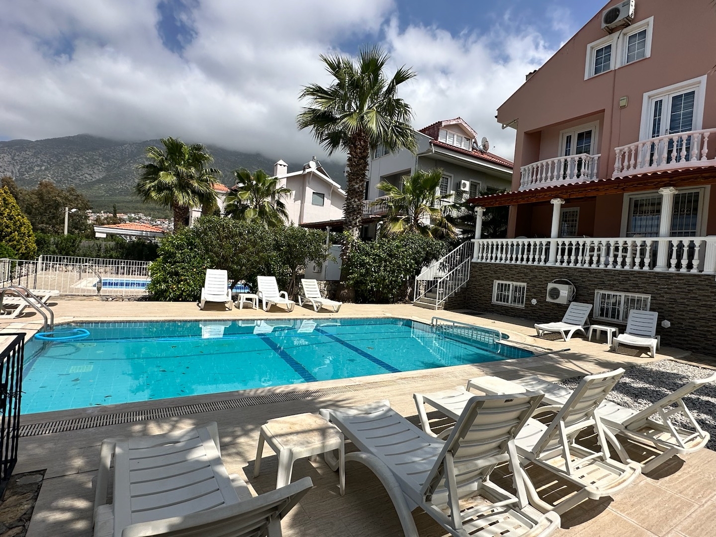 Fethiye Ölüdeniz'de Geniş Ailelere Uygun, Özel Havuzlu, Estetik Villa