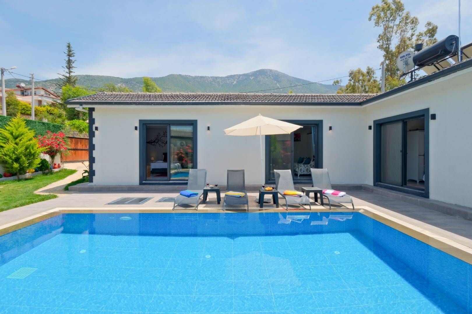 Fethiye Ölüdeniz'de Sakin Konumda, Özel Havuzlu, Şık Villa
