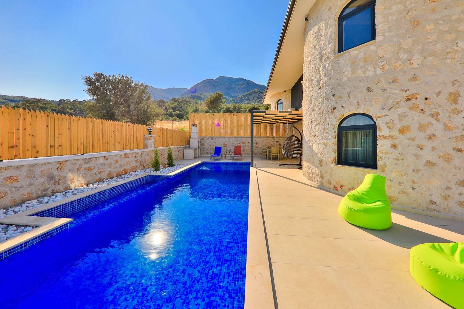Muğla Seydikemer'de Taş Mimarili, Özel Havuzlu, Saunalı, Kiralık Villa-35186
