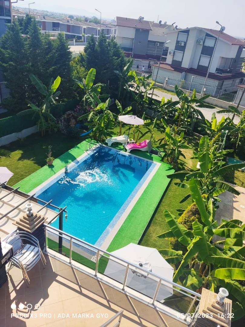 Kuşadası Güzelçamlı'da Özel Havuzlu, Özel Bahçeli, Dubleks Villa