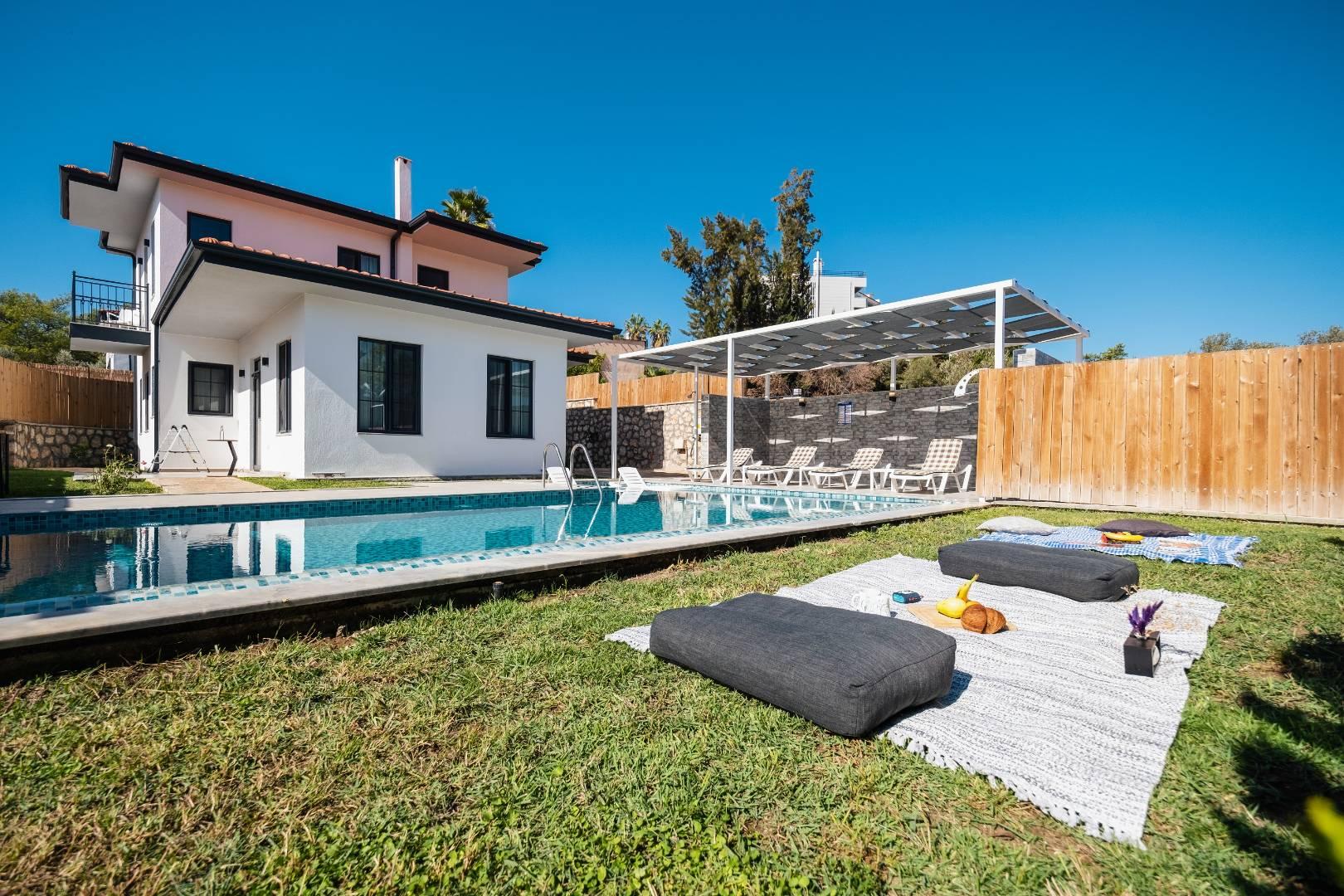 Kaş Patara'da Doğa İçerisinde, Yetişkin ve Çocuk Havuzlu, Şık Villa-40508