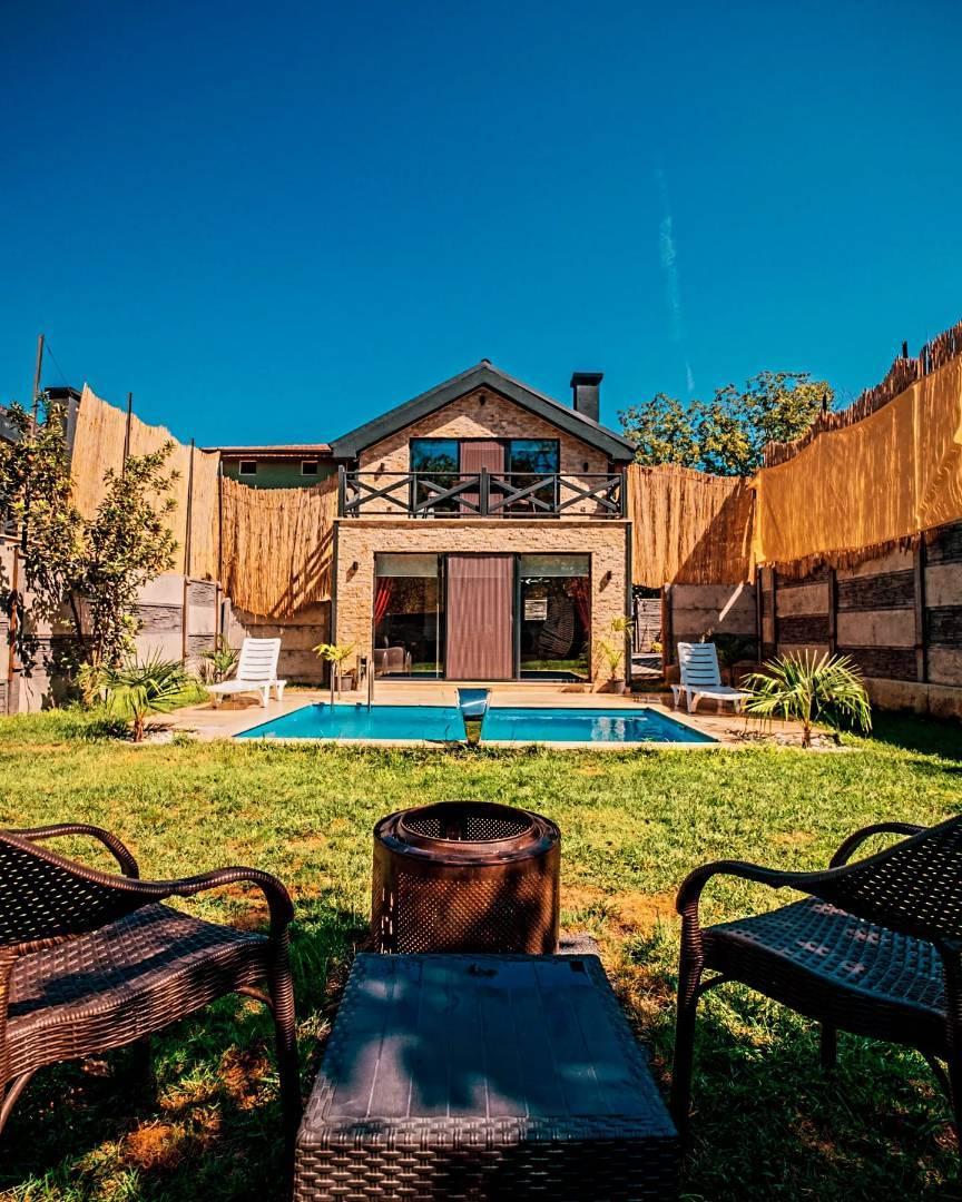 Sapanca Rüstempaşa'da Doğa İle İç İçe, Isıtmalı Havuzlu, Lüks Bungalov-40585
