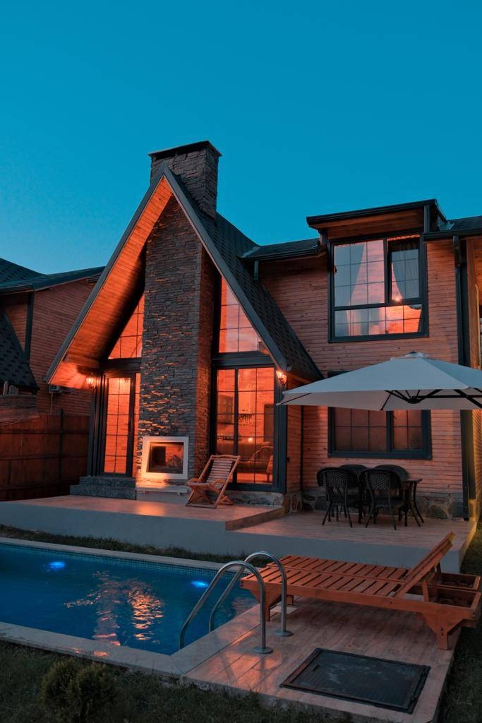 Sakarya Sapanca'da Doğa İçerisinde, Isıtmalı Havuzlu, Kiralık Bungalov