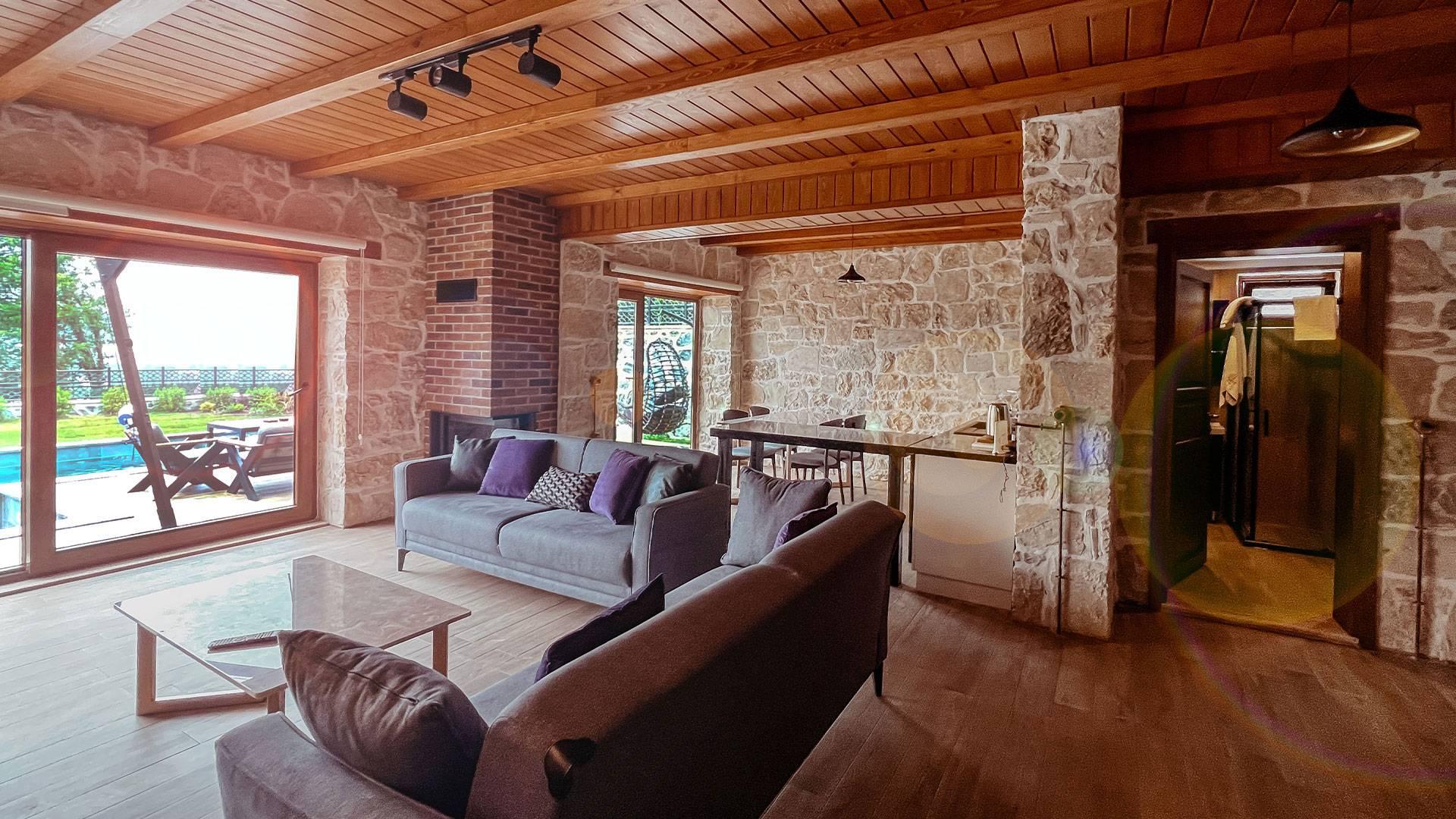 Sakarya Sapanca'da Doğa Manzaralı, Isıtmalı Havuzlu, Şık Villa-42520
